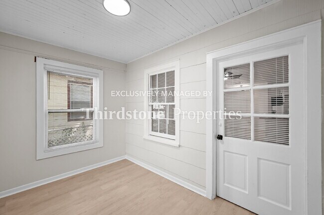 Foto del edificio - 931 Huron St