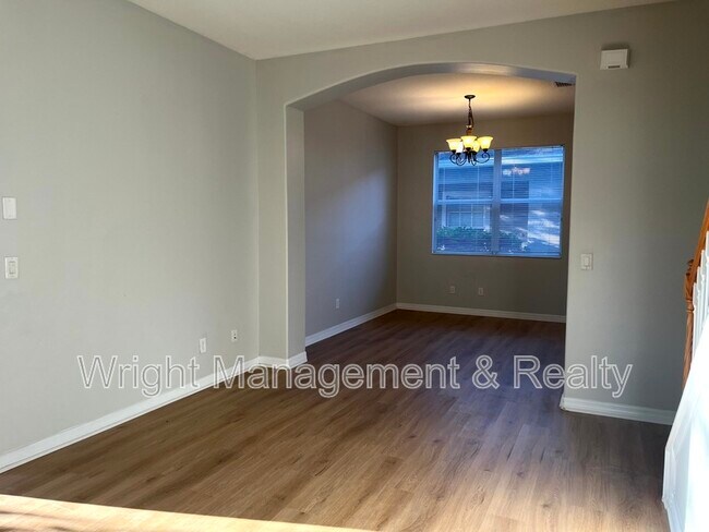 Foto del edificio - 7843 Foxgrove Dr