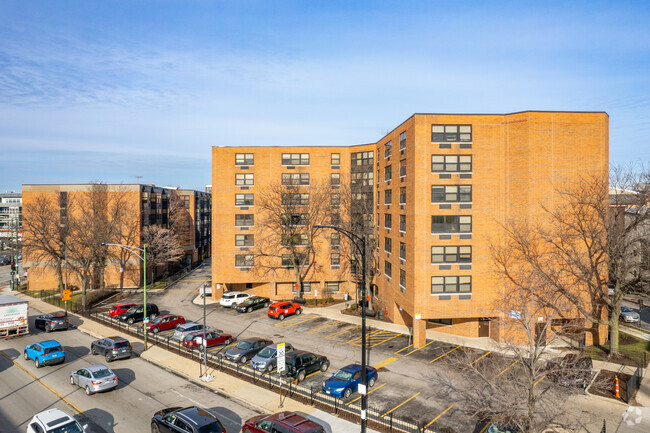 Foto del edificio - Fullerton Court Apartments