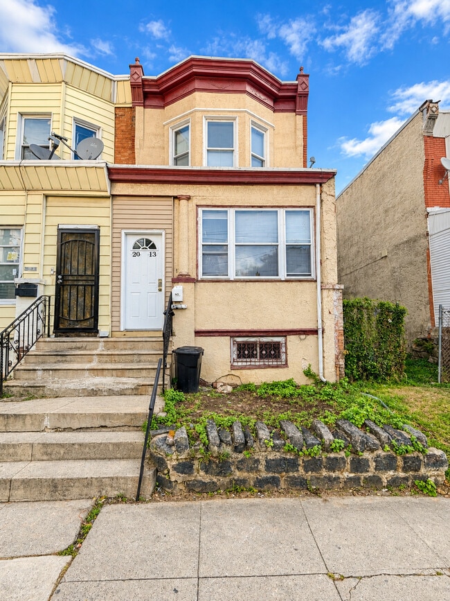 Building Photo - 2013 S 60th St