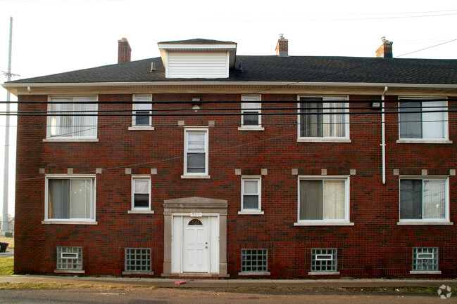 Building Photo - 4111 Midland St