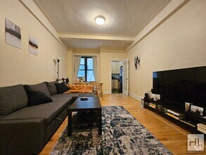 Building Photo - Spacious 1-Bedroom with 2 Full Bathrooms |...