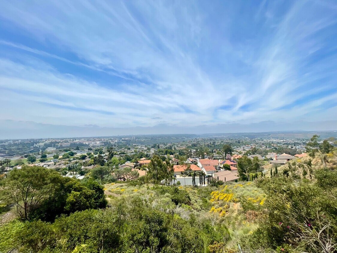 Foto principal - Spacious 2 Bedroom 3 Bathroom Home With Br...
