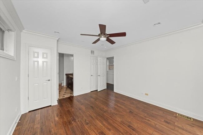 Building Photo - 3 bedroom in Chicago IL 60642