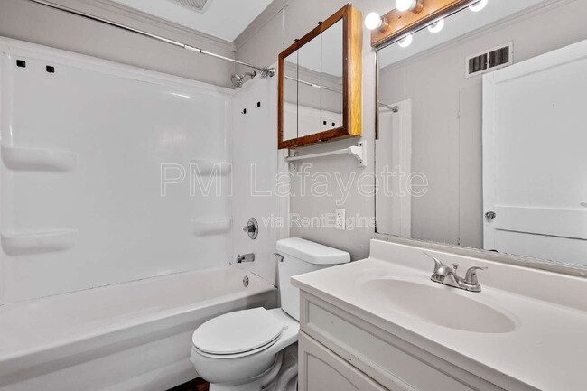 Building Photo - 618 S 18th St