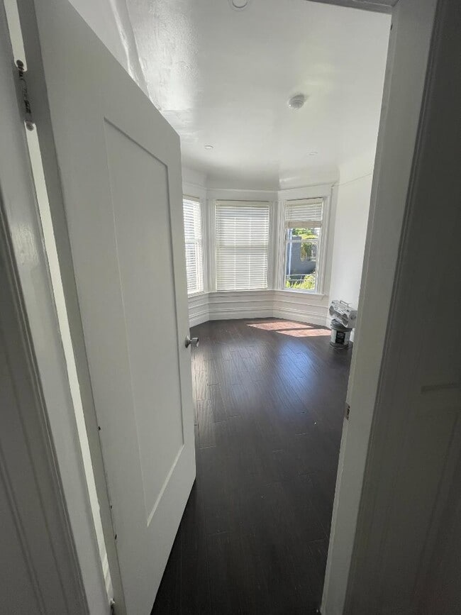 Building Photo - 210 Page St