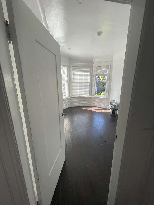 Foto del edificio - 210 Page St