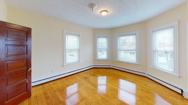 Building Photo - 250 Forest Ave