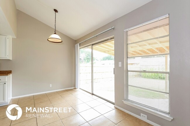 Foto del edificio - 8807 Glen Shadow Dr