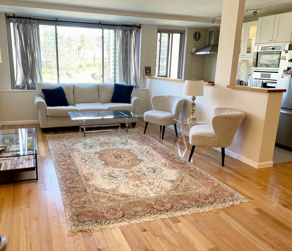Primary Photo - 4200 Cathedral Ave NW