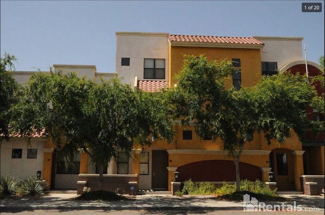 123 N Washington St, Chandler, AZ 85225 Townhouse for Rent in