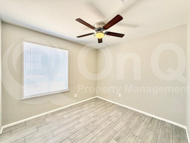 Building Photo - 6402 S 42nd St