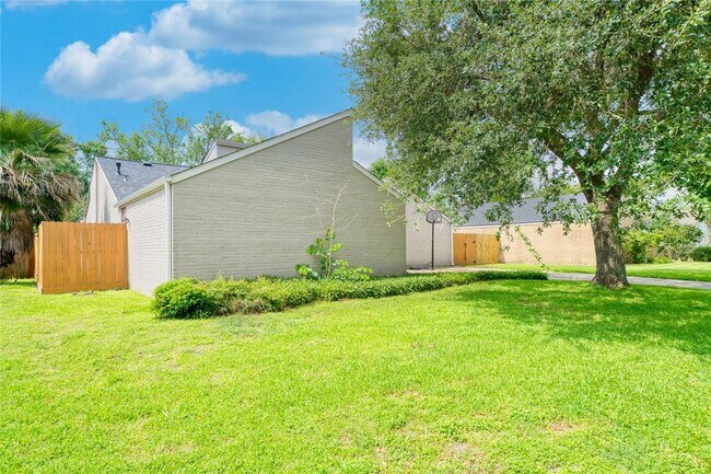Building Photo - 7903 Portal Dr