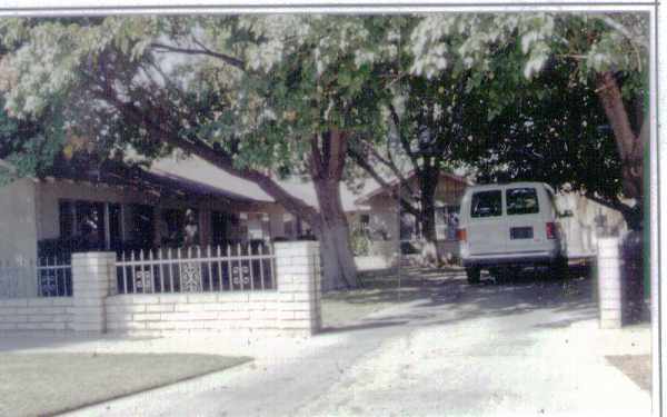 Foto del edificio - 1855 Loma Vista St