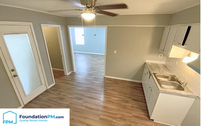 Foto del edificio - 4572 Spring Glen Dr