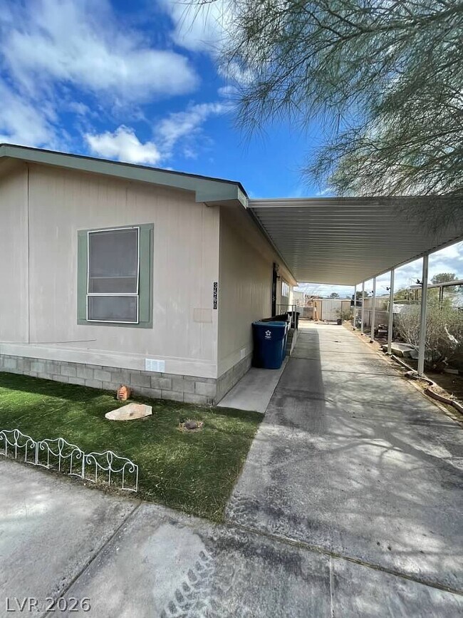 Building Photo - 3560 Estes Park Dr