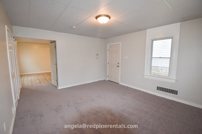 living room - 17 Walnut St