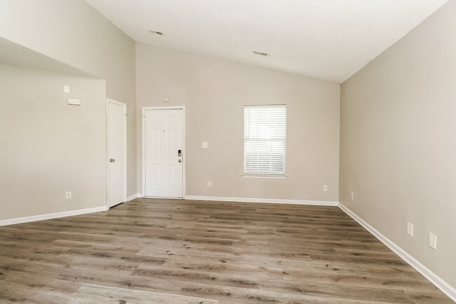 Foto del edificio - 12144 Stewarts Crossing Dr