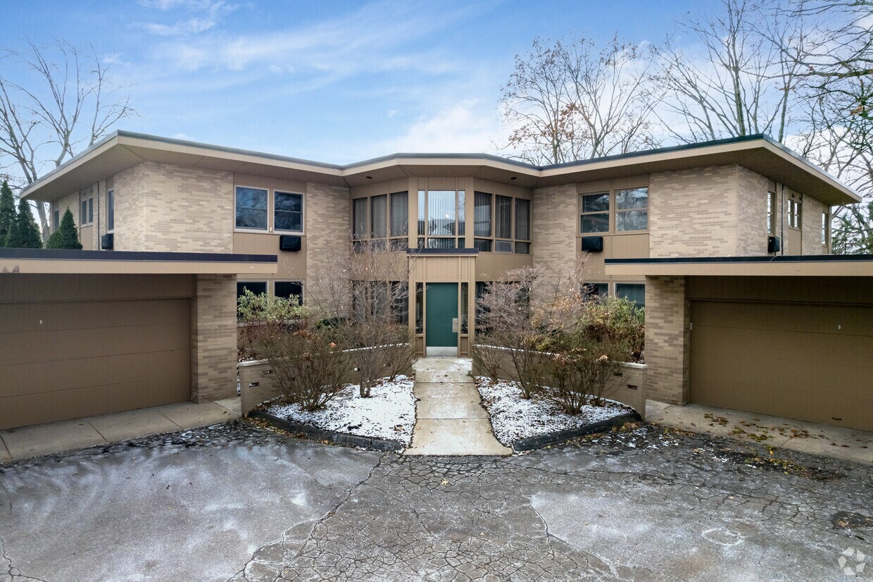 Golfview Apartments Apartments in Royal Oak, MI