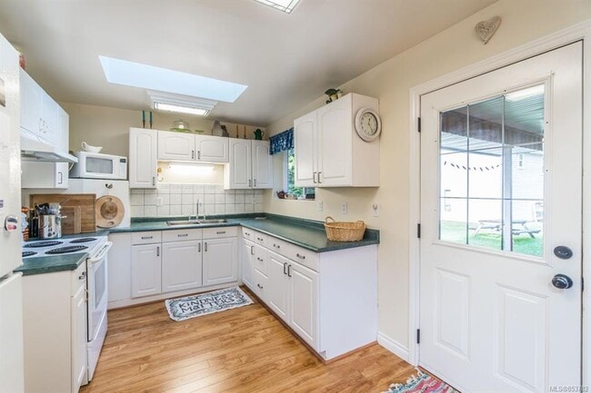 Building Photo - 3861 Charlton Dr