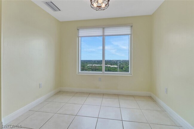 Foto del edificio - 2745 First St