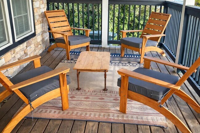 Foto del edificio - 1903 E 13th St