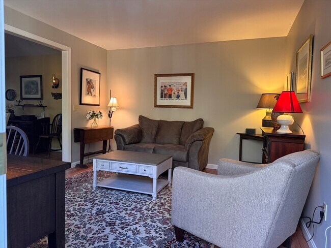 Foto del edificio - 15 Parlowtown Rd