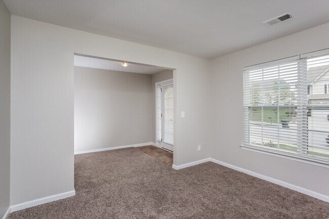 Building Photo - 2420 Valley Creek Dr