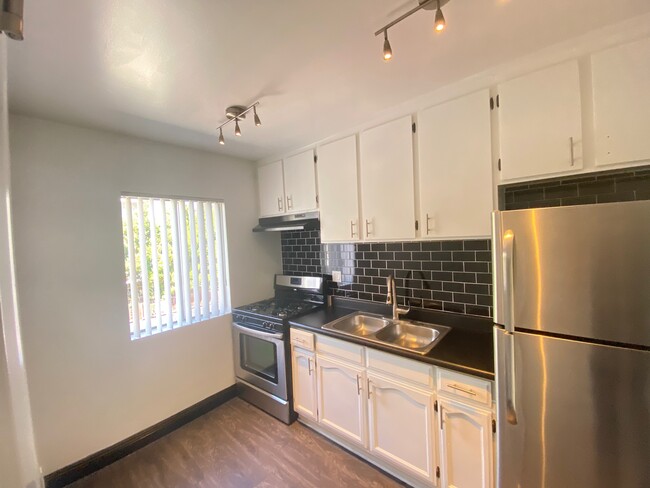 Foto del edificio - 5119 Fountain Ave
