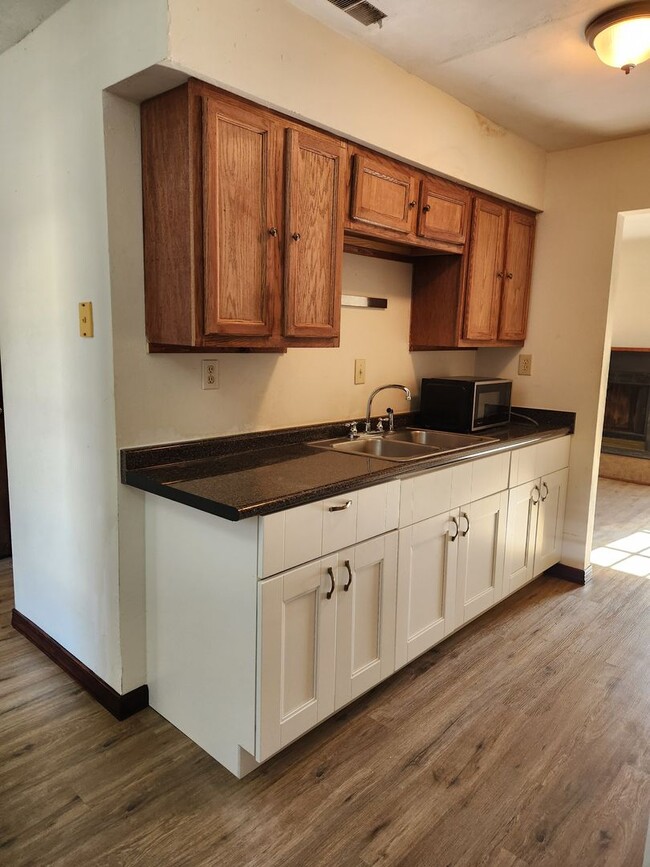 Building Photo - GLENWOOD PARK