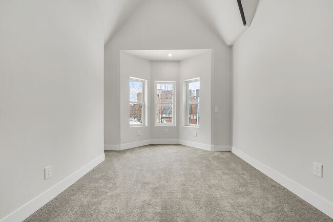 dormitorio 1 - 1655 E 118th St