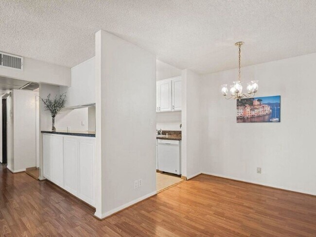 Foto del edificio - 2 Bedroom, 1 Bathroom Condo in Reno.  Lake...