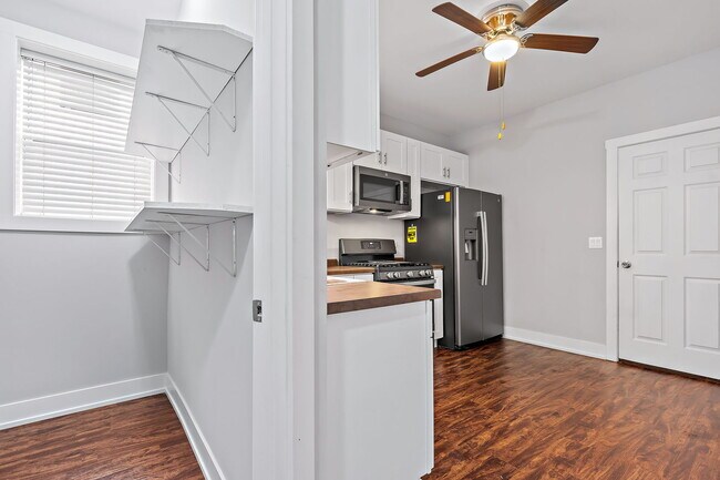 Building Photo - 7411 S King Dr