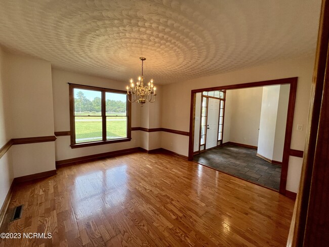 Building Photo - 112 Cottonwood Dr