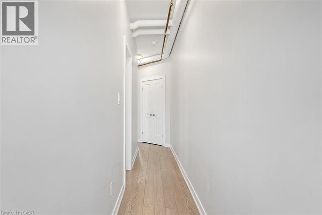 Building Photo - 657 Barton St E