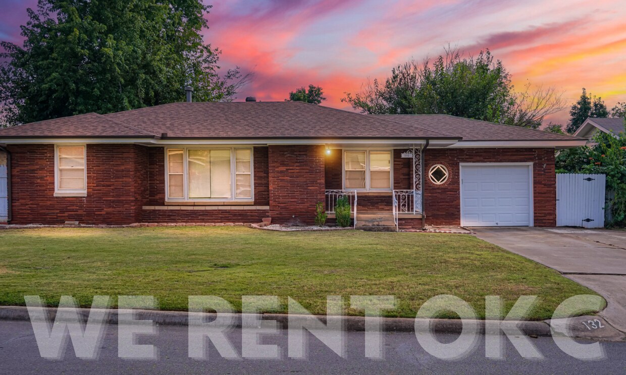 Primary Photo - 132 W Jarman Dr