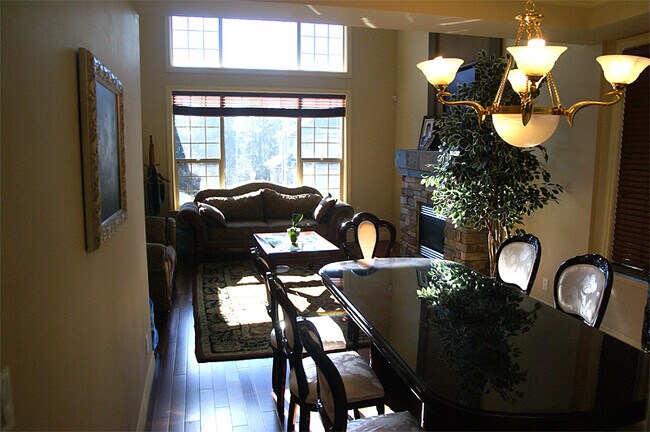Building Photo - 761 Huber Dr