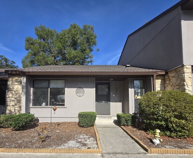 2/2 Condo in the quiet community of Mile Run - 2/2 Condo in the quiet community of Mile Run