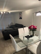 Building Photo - 100 Lakeview Dr