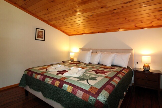 Dormitorio King - 133 Cliffside Cir