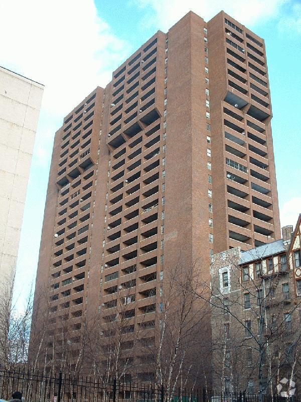 Vista desde East 210th Street - Montefiore II