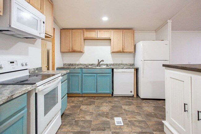 Foto del edificio - 5012 Wisteria Rd