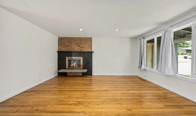 Building Photo - 2530 SW 325th Pl
