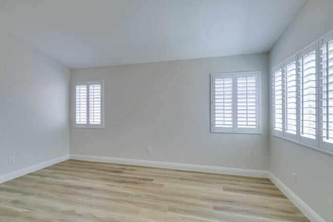 Building Photo - Beautifully Remodeled Single-Story Home in NLV