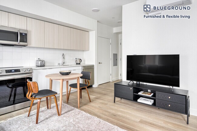 Foto del edificio - 2033 Blake St