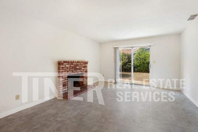 Photo - 3000 Nikol Street- House
