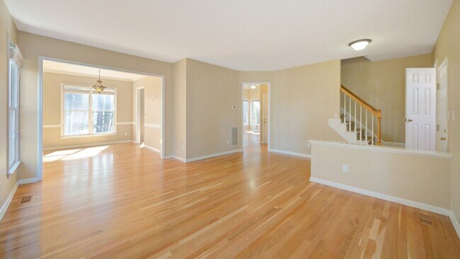 Foto del edificio - Bright + Spacious 4 Bedroom Home w/ Walkout Basement in Chestnut Bluffs of Woodcroft!