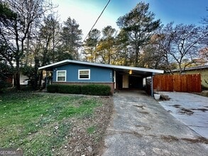 Building Photo - 694 Inglewood Dr