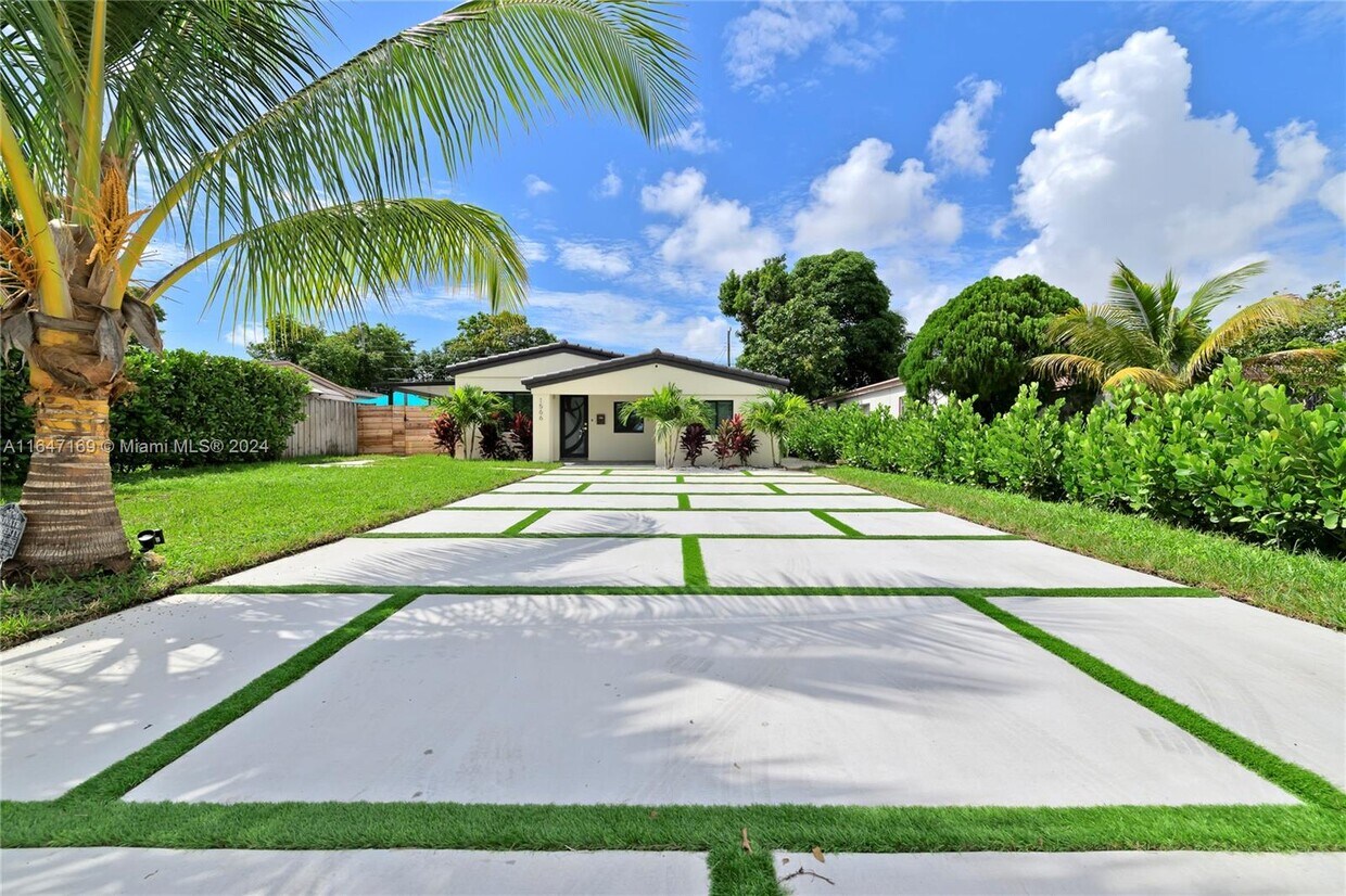 Foto principal - 1566 NE 174th St