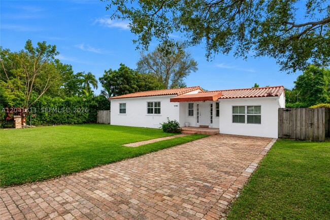 Building Photo - 5760 SW 51st St